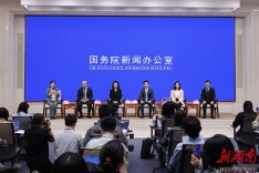 “星星人”登场、民企代表坐C位：这场国新办见面会谈到了未来和担当