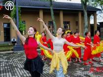 文艺志愿者送艺下乡 文化暖流浸润群众心田