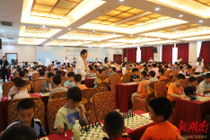 下棋赏景品美食！湖南省第十六届全民健身节国际象棋团体赛燃动大通湖