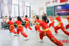 深挖长征故事融入现代 AI技术！团益阳市委主办的少先队活动课亮点满满