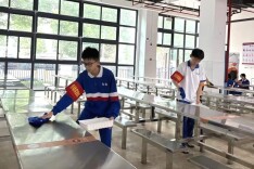 长沙市南雅马栏山文创中学开展劳动月活动