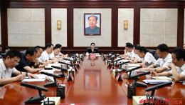 韦朝晖主持怀化市委理论学习中心组集体学习