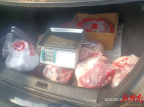 冷水江查处一处“白板肉”摊点