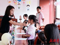 图片新闻︱金洞镇油胜村开展“六一”儿童节关爱活动