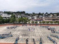 龙山县第六小学：把快乐还给童年 把成长藏进游戏