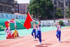 南县实验学校：红领巾筑梦童心 新队员逐梦未来
