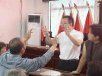 邵阳市第二人民医院专家团队走进新邵县龙溪铺社区开展健康指导