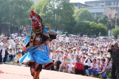 湘潭县百花小学开展艺术节闭幕式暨“六一”庆祝活动
