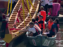 Yiyang-made Lanxi Double-oared Dragon Boat Makes Debut in Malacca, Malaysia