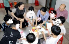 邵东市开展“暖心牵手，爱护童行”六•一儿童慰问活动