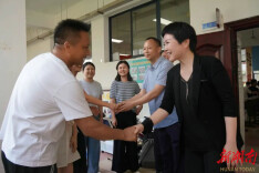 柳叶湖：伍彩霞慰问中考备考师生 督导校园安全与教育领域专项整治工作