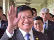 老挝国家主席通伦参访中央党校，重回26年前所住宿舍