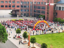 宁远县第二中学举行高三成人礼仪式