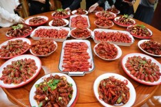 西湖管理区第三届乡村文化旅游美食节暨生态小龙虾品鉴会火热来袭