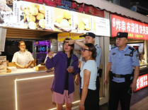 烧烤摊来了“监烤老师”，全网刷屏！