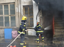 火场变身安全课堂，常德消防就地开课