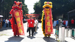 狮舞助阵 高考加油