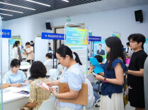 从“人找岗位”转向“双向奔赴” 这场招聘会让更多学子留下来