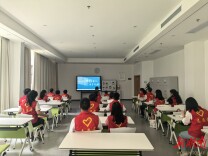 点亮童心 与爱“童”行