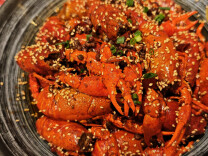 Crayfish Craze Fuels Changsha Summer Economy