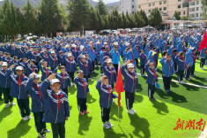 湖南援藏教师为高原少年点亮信仰之光