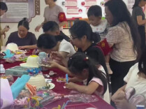 这节周末奇趣课堂，孩子们争着要来参加