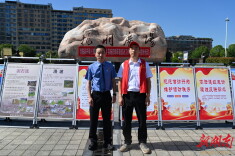 信访宣传进广场 搭建检民“连心桥”