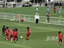 石门五小足球队再战欧州赛场，中国足球少年加油！