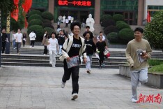  临武：高考落幕青春启航