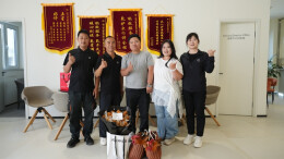 获救车主上门“加鸡腿”火爆全网，极氪设千万“鸡腿基金”
