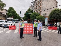 藏蓝护考，为梦护航！洞口公安圆满完成2026年高考安保工作