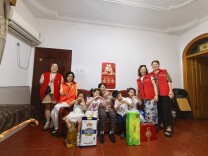 党建领航传粽香 童心敬老润端午