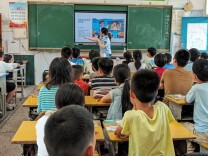 双清区市监局开展食品安全进校园宣传活动