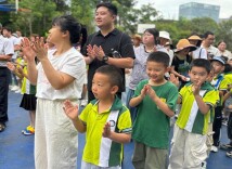 怀化市鹤城区第三幼儿园：夏日亲近自然，快乐亲子徒步