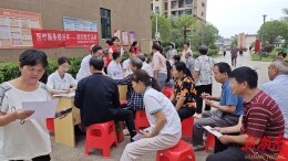 【健康科普行】新田县人民医院开展碧海龙庭小区公益义诊活动