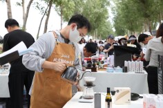 麦芽汁兑咖啡，樱桃酱配海盐！北京村咖大赛太有想象力了！