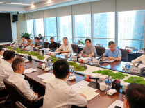 毛万春在湖南财信金融控股集团调研