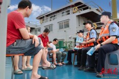 船头普法护远航 水上反诈守民安长航公安岳阳分局城陵矶派出所开展送教上船普法活动