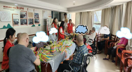 巧手伴夕阳 编织暖时光——长沙民政职院民社学院农村社会工作协会开展长者手工关爱活动