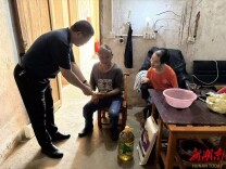 岳阳县开展常态化结对帮扶困难残疾人暨端午节走访慰问活动