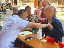 进出口银行湖南省分行：驻村连心优服务 端午义诊暖民心