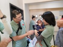 在“国际非洲儿童节”，为孩子送去健康和快乐