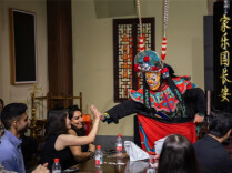 Expats in Changsha Immerse Themselves in Intangible Cultural Heritage Ahead of Duanwu Festival