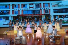 怀化市鹤城区第二幼儿园：班级纪念歌奏响，童心探究共成长