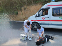 乡路突遇危难，家医就近驰援