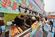 近30个国家和地区风味汇聚坝河之畔，2026北京烤肉节启幕