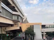 14人到地铁站自费“上班”数月，打卡方式是对着摄像头敬礼……
