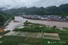 廖家村镇积极开展防汛救灾工作