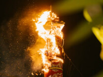 谢宗玉：湘巫的暗昧与灵光