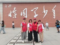 假期主动“在岗”，这抹“志愿红”温暖人心！